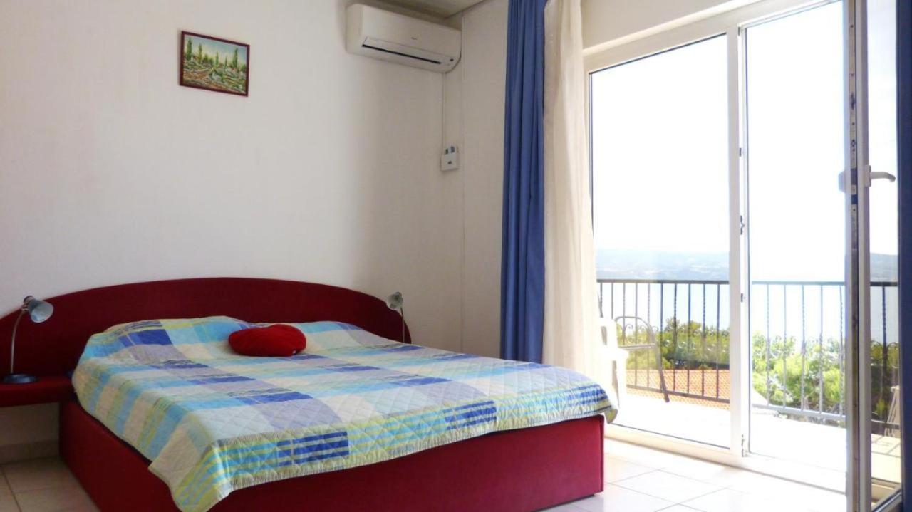 Beach Apartments Nemira Omiš Exteriör bild
